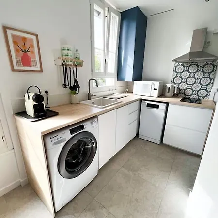 Apartment L'evasion Bleue, Clamart, Paris *